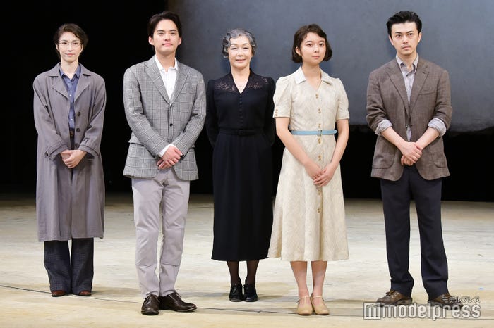早霧せいな、中山優馬、キムラ緑子、上白石萌歌、勝地涼(C)モデルプレス