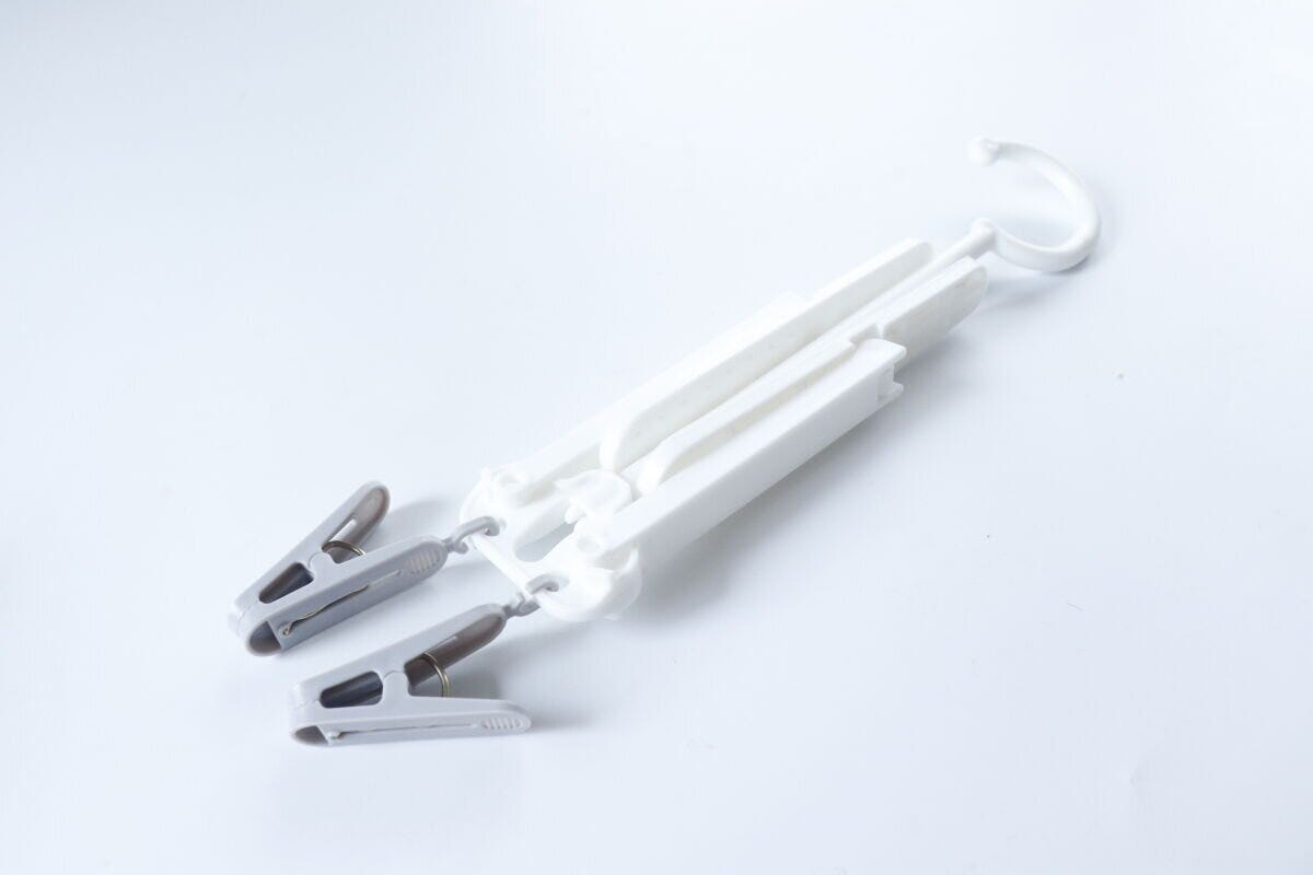 ダイソー　折り畳みシューズハンガー　収納時