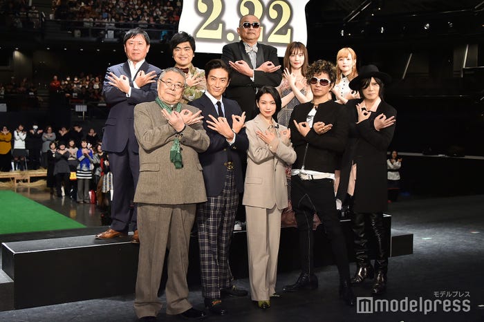 (前列左から)中尾彬、伊勢谷友介、二階堂ふみ、GACKT、京本政樹(後列左から)武内英樹監督、加藤諒、ブラザートム、島崎遥香、益若つばさ(C)モデルプレス