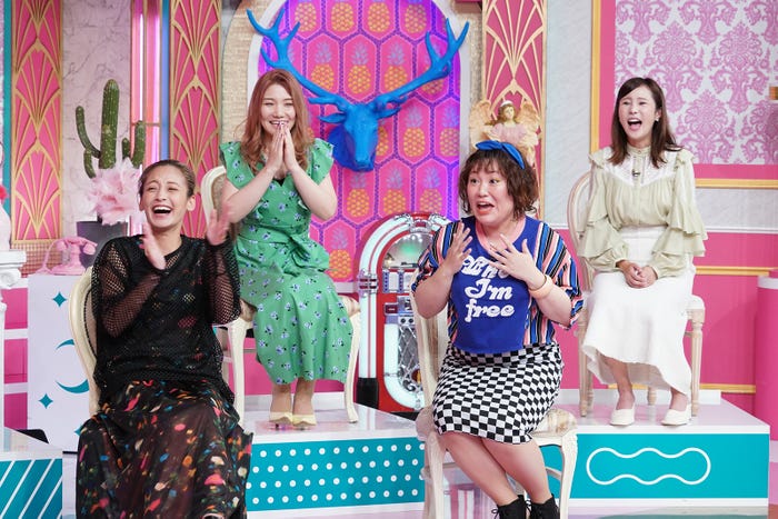 (左から)西山茉希、いつまちゃん、バービー、馬場ももこ (C)日本テレビ