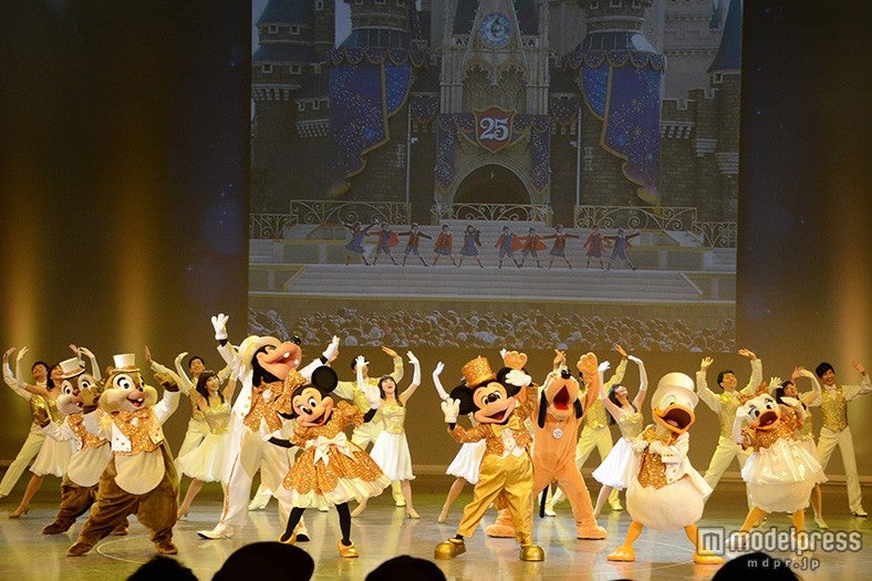 式典にて行われたオリジナルショー