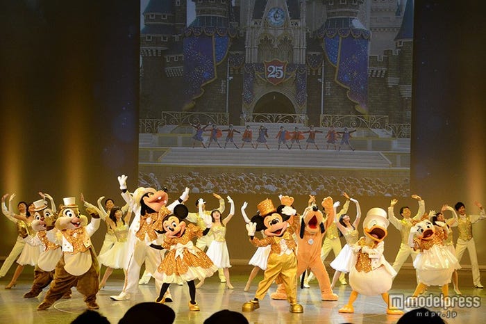 式典にて行われたオリジナルショー