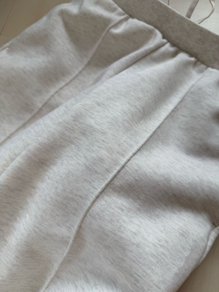 ユニクロスウェットストレートパンツの生地感