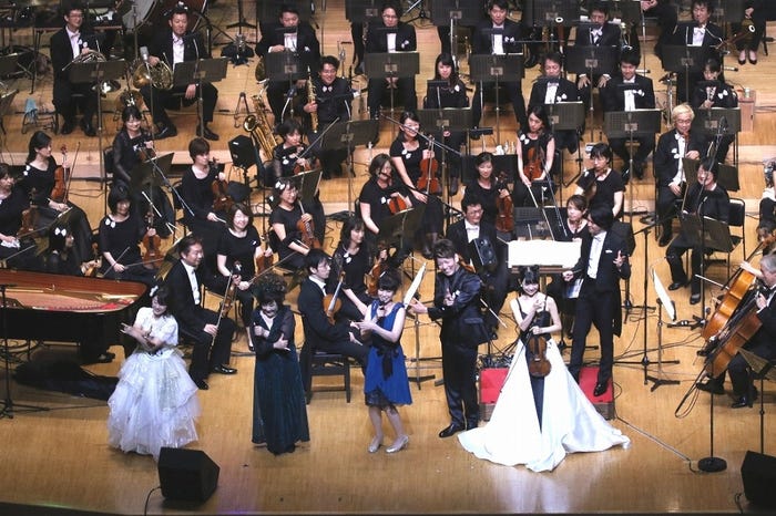 三石琴乃がサプライズ登場(写真:堀衛)