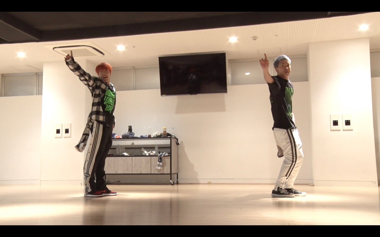 2日配信『裕太と陣の大阪さんぽ Vol.2』より（画像提供：LDH JAPAN）