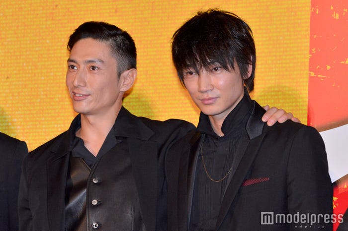 伊勢谷友介&綾野剛(C)モデルプレス