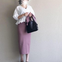 万能差し色の《くすみパープル》でつくるこなれコーデ|いつもの服がフェミニンにアップデート!