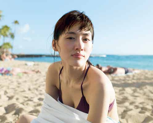 綾瀬はるか、ハワイで美バストちらり “野生児”に戻る?