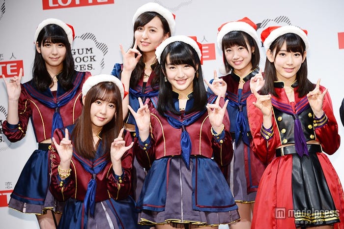 乃木坂46とバトルを繰り広げるHKT48/(上段左から)松岡菜摘、森保まどか、朝長美桜(下段左から)多田愛佳、田島芽瑠、宮脇咲良【モデルプレス】