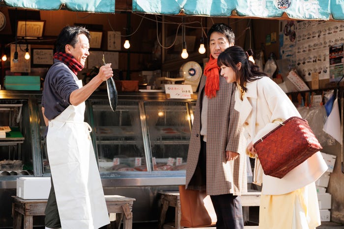 大森南朋、門脇麦「厨房のありす」第1話より(C)日本テレビ