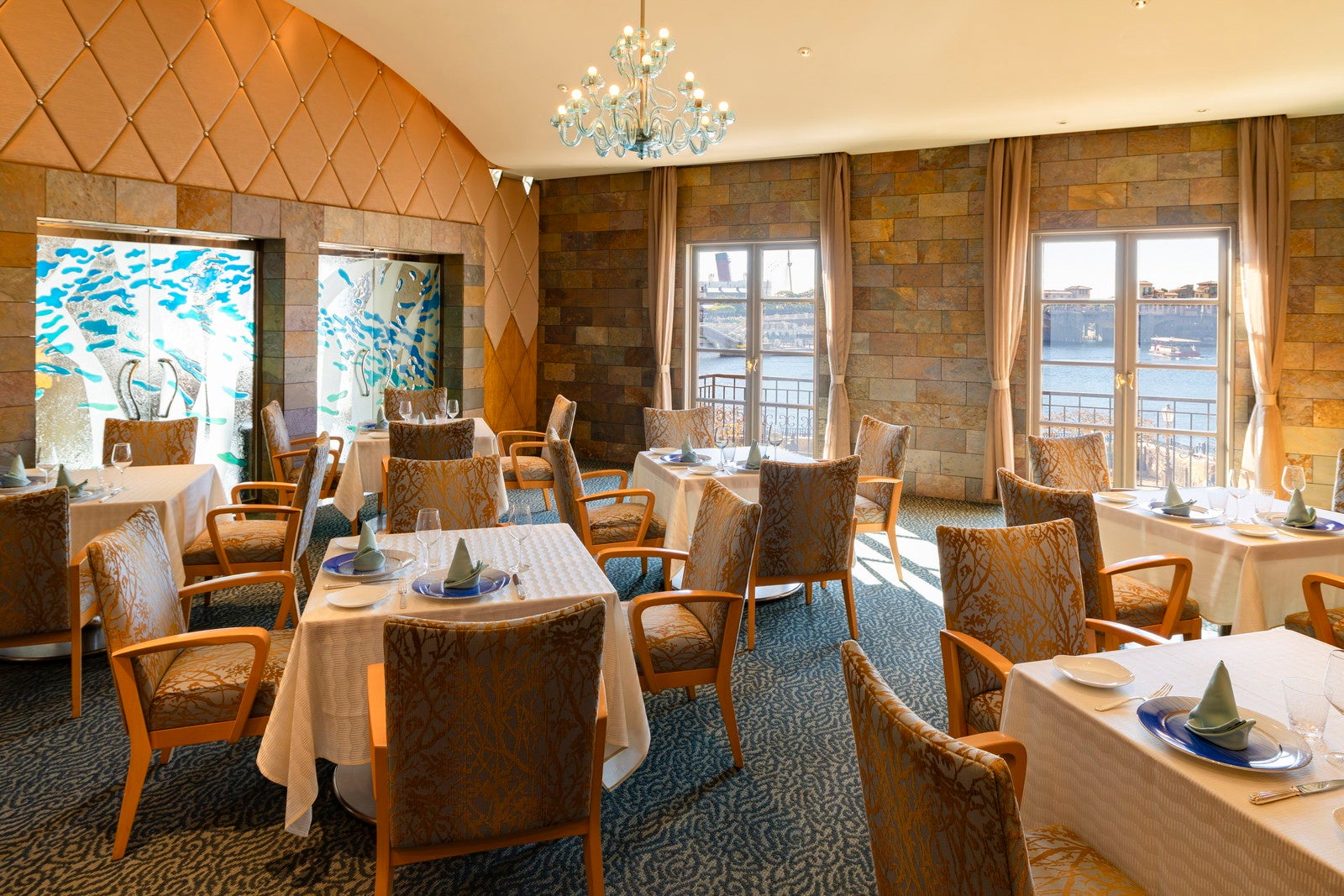 東京ディズニーシー・ホテルミラコスタ オチェーアノ “東京ディズニーシー・フード&ワイン・フェスティバル”ペアリングランチ （C）Disney