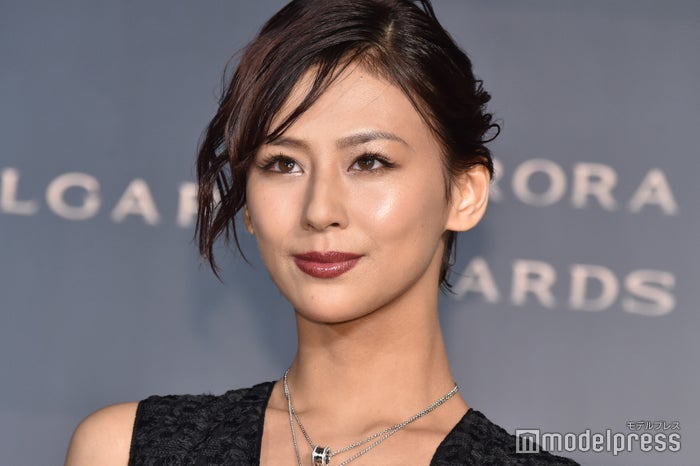 西内まりや 念願 ウルフヘアにイメチェン報告 かっこいい 似合う と反響 モデルプレス