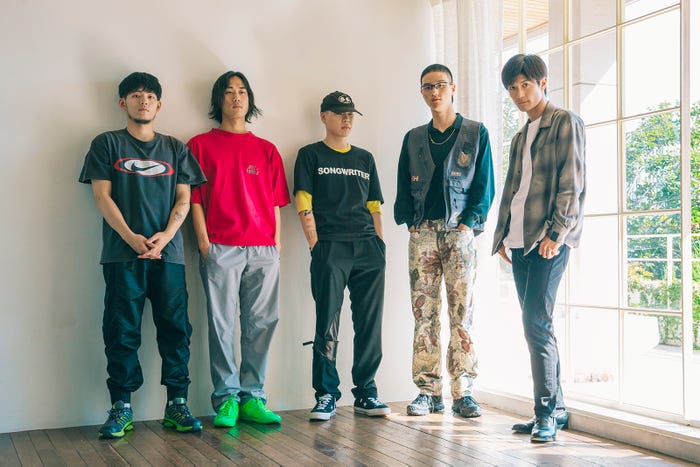 三浦春馬×HYUKOH(提供写真)