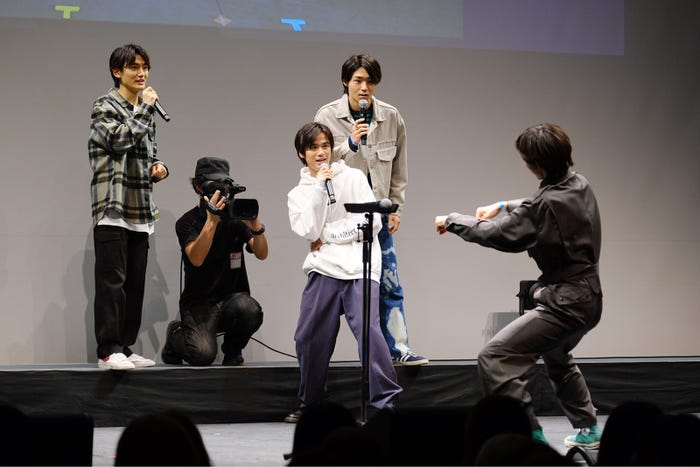 (左から)高橋颯、島村龍乃介、八村倫太郎、駒木根葵汰(C)ホリプロ