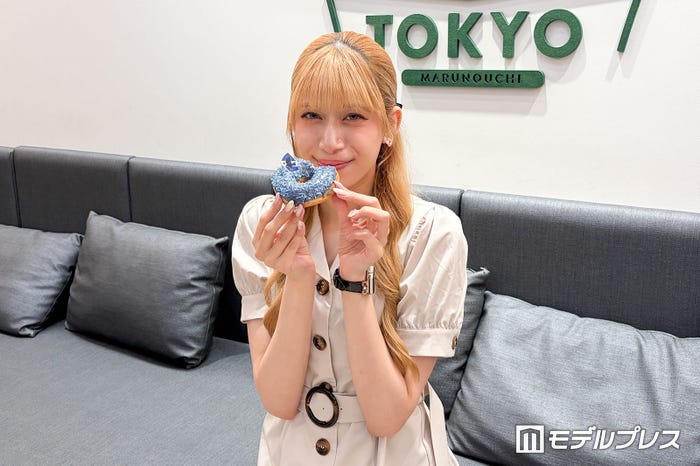 「見た目がレイブンクロー寮の天井の星空みたいで可愛かったです!さっぱりとした甘さで、軽い食感を楽しめました」(ARISA)/(C)モデルプレス