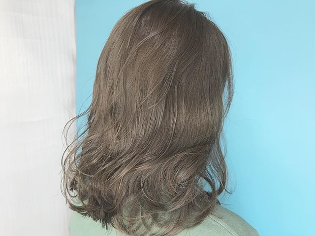 黒髪から染めるのにおすすめの髪色16選 簡単に垢抜けする染まりやすいヘアカラー集 モデルプレス 黒髪から染めるのにおすすめの髪色16選 簡単に垢抜けする染まりやすいヘアカラー集 モデルプレス