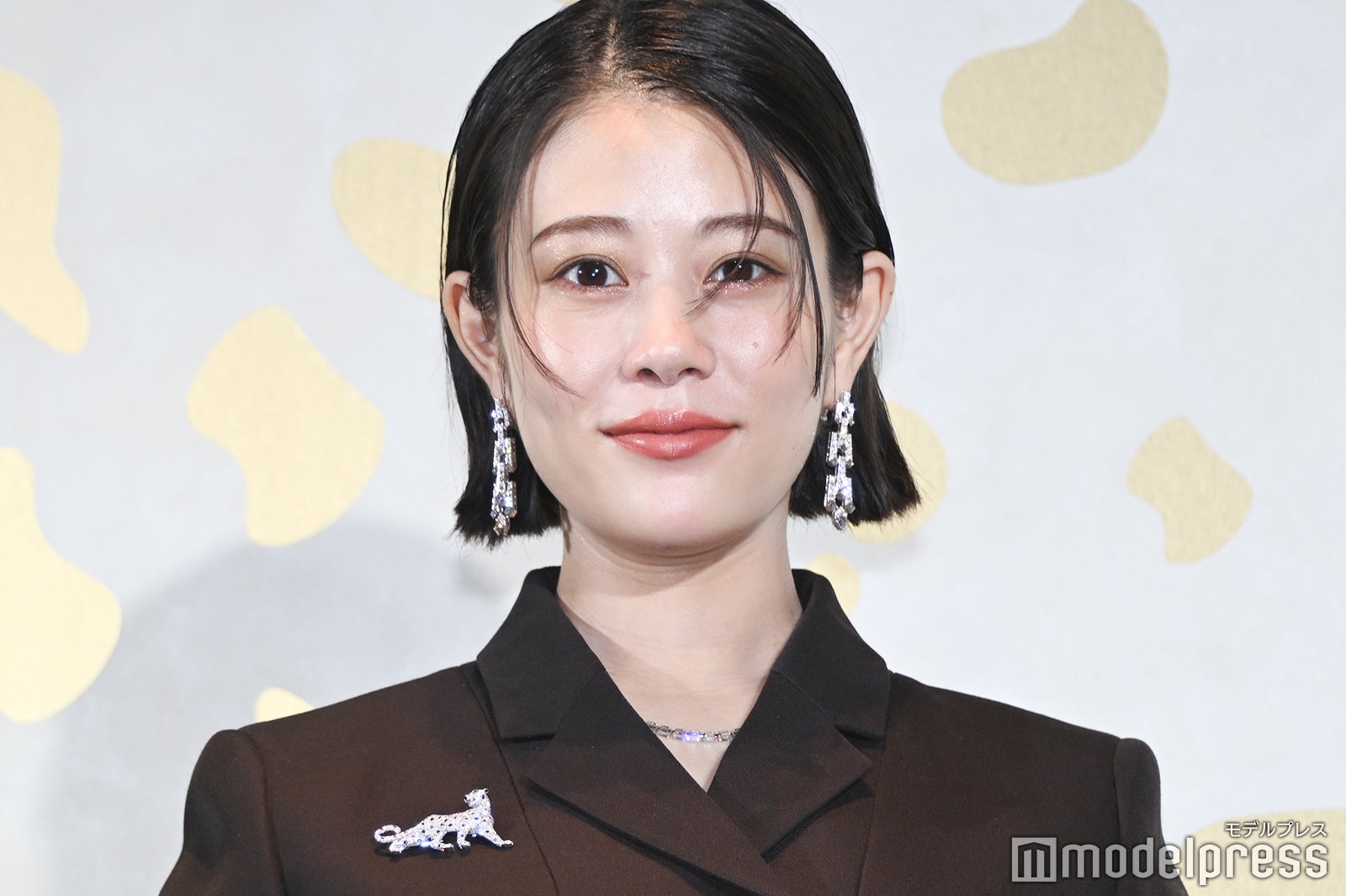 第1子妊娠中・高畑充希、ふっくらお腹でイベント登壇 “総額1億円超え”ジュエリー身にまとう【「カルティエ銀座4丁目ブティック」オープニングイベント】