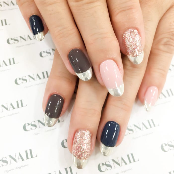 ワンランク上のフレンチネイル/画像提供:esNAIL