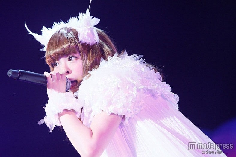 きゃりー、ワールドツアー終え日本凱旋ライブをスタート 幻想的な世界観でファンを魅了