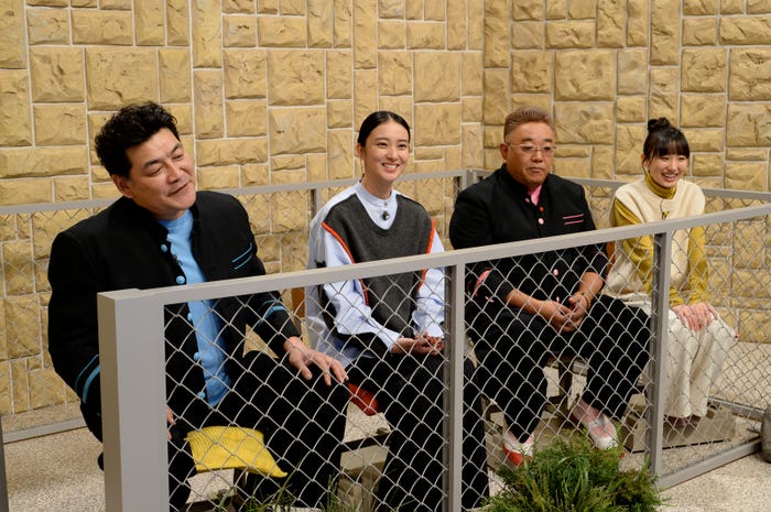 富澤たけし、武井咲、伊達みきお、芦田愛菜(C)テレビ朝日