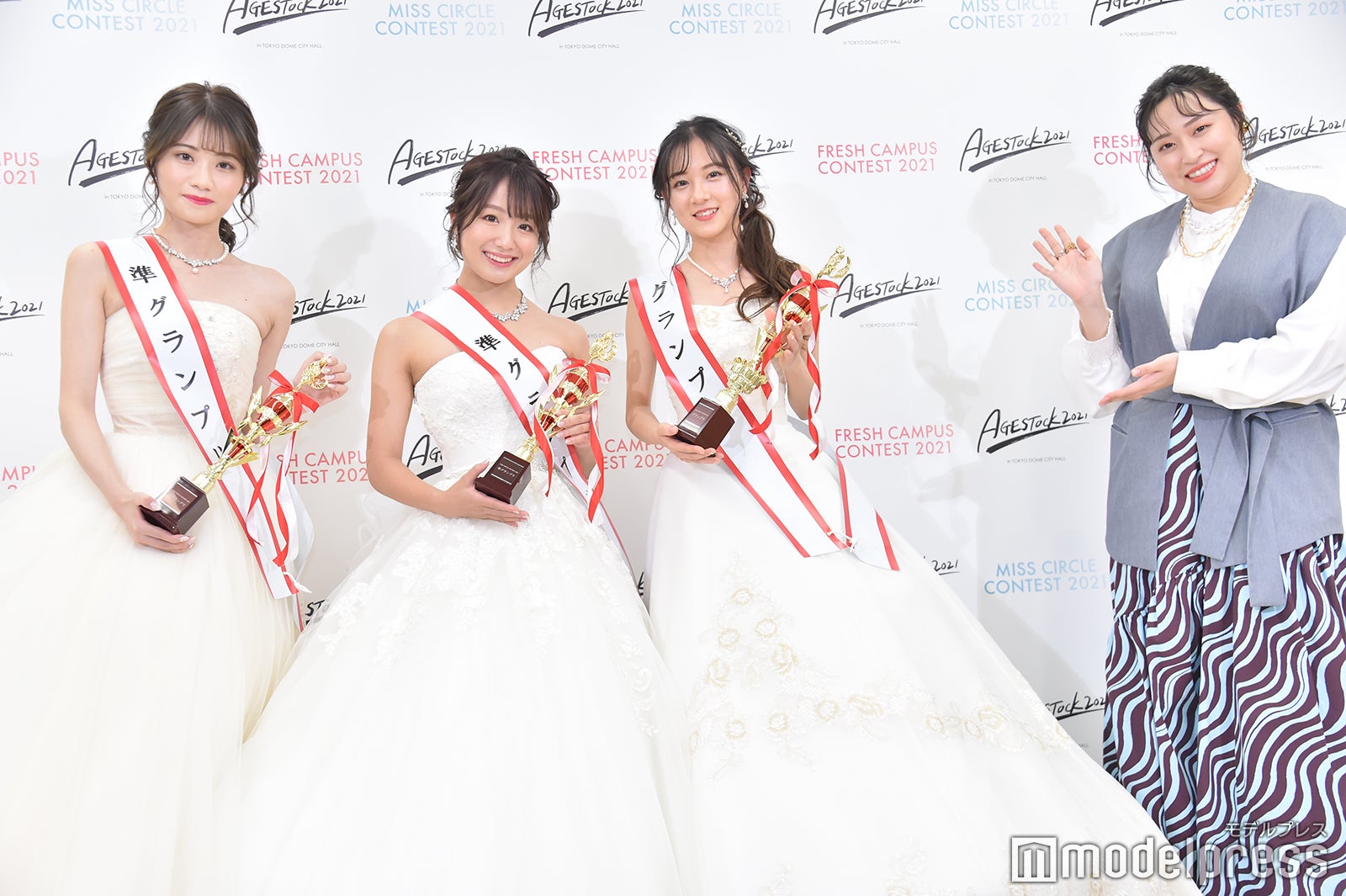 古本かほりさん、鈴木みゆうさん、友恵温香さん、丸山礼（C）モデルプレス
