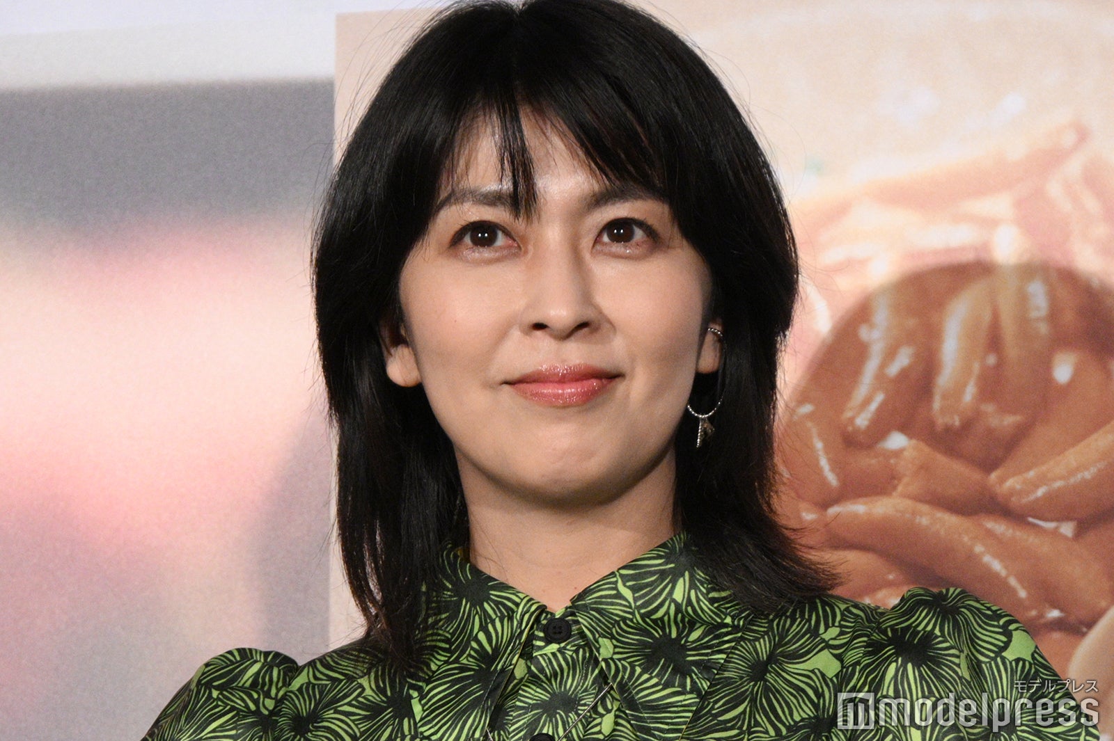 蕎麦を食べるのが綺麗な松たか子（C）モデルプレス