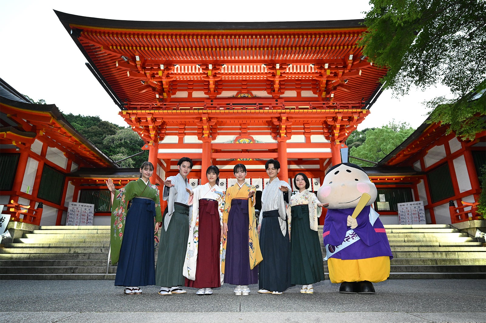 （左から）嵐莉菜、山時聡真、原菜乃華、當真あみ、齋藤潤、上白石萌音（C）日本テレビ