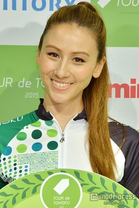 道端カレンの美スタイル・人となりを共演者が絶賛