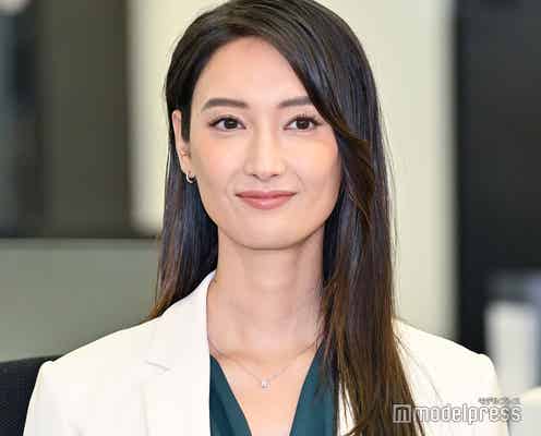 菜々緒、突然ヒゲ姿を公開「衝撃的」「様になっててすごい」の声
