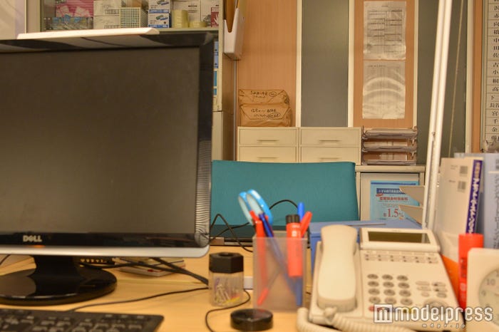 ここからあすかは何をみているのでしょうか…(C)モデルプレス