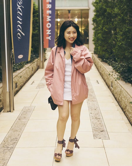 ミニワンピに大きめジャケット（C）TOPLOG