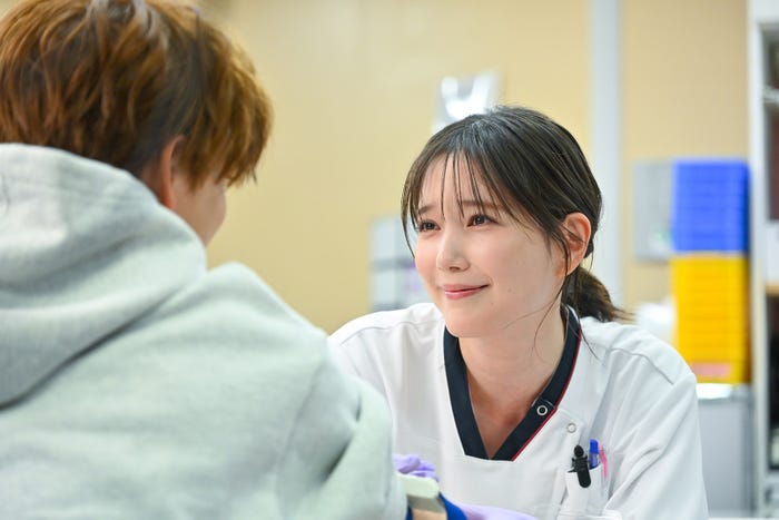 本田翼「北くんがかわいすぎて手に余るので、3人でシェアすることにしました。」第1話(C)カンテレ