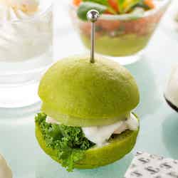 コンラッドアフタヌーンティー with JIMMY CHOO/画像提供:コンラッド東京