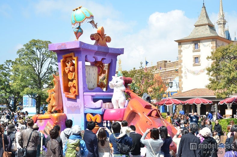 東京ディズニーリゾート30周年パレードがスタート／「ハピネス・イズ・ヒア」パレード公開