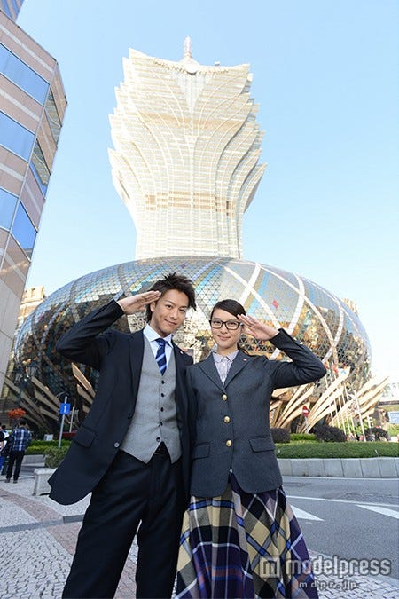 (左より)TAKAHIRO、武井咲