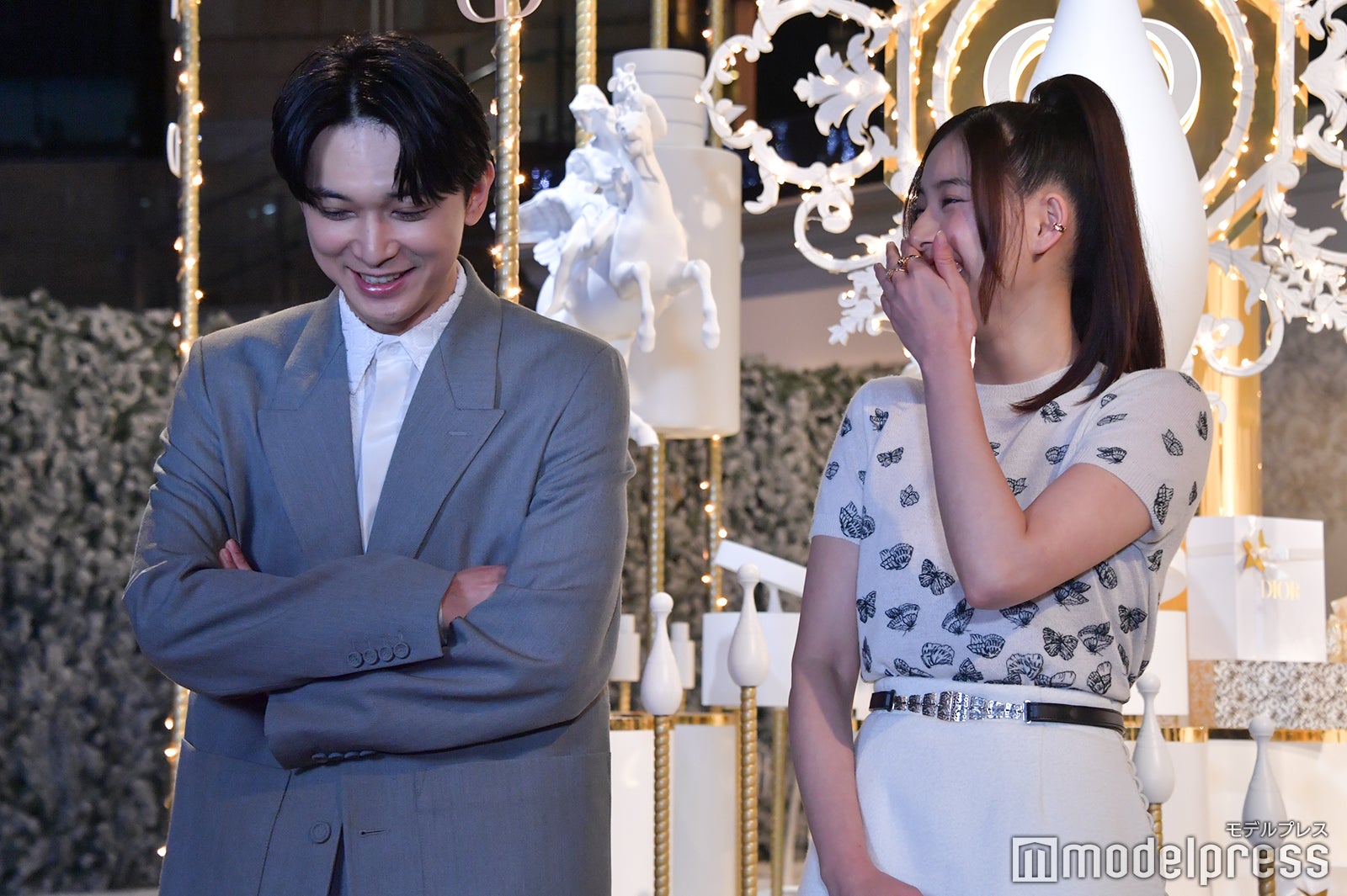 吉沢亮、新木優子（C）モデルプレス