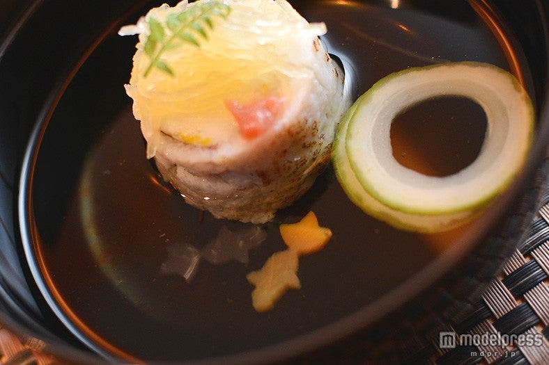 ニンジンの金魚が泳いでいる