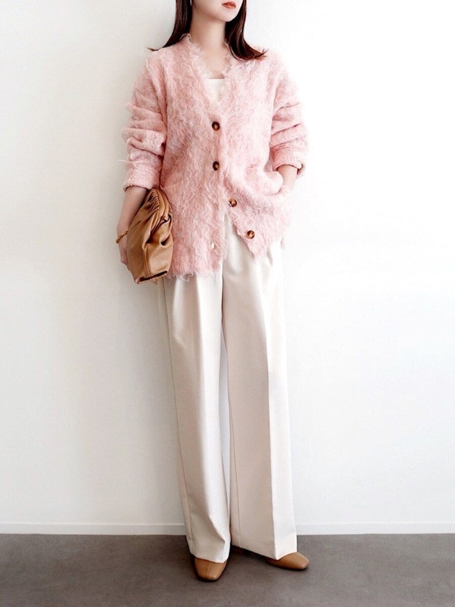 ピンクニットコーデ ピンクシャギーニットカーディガンコーデ