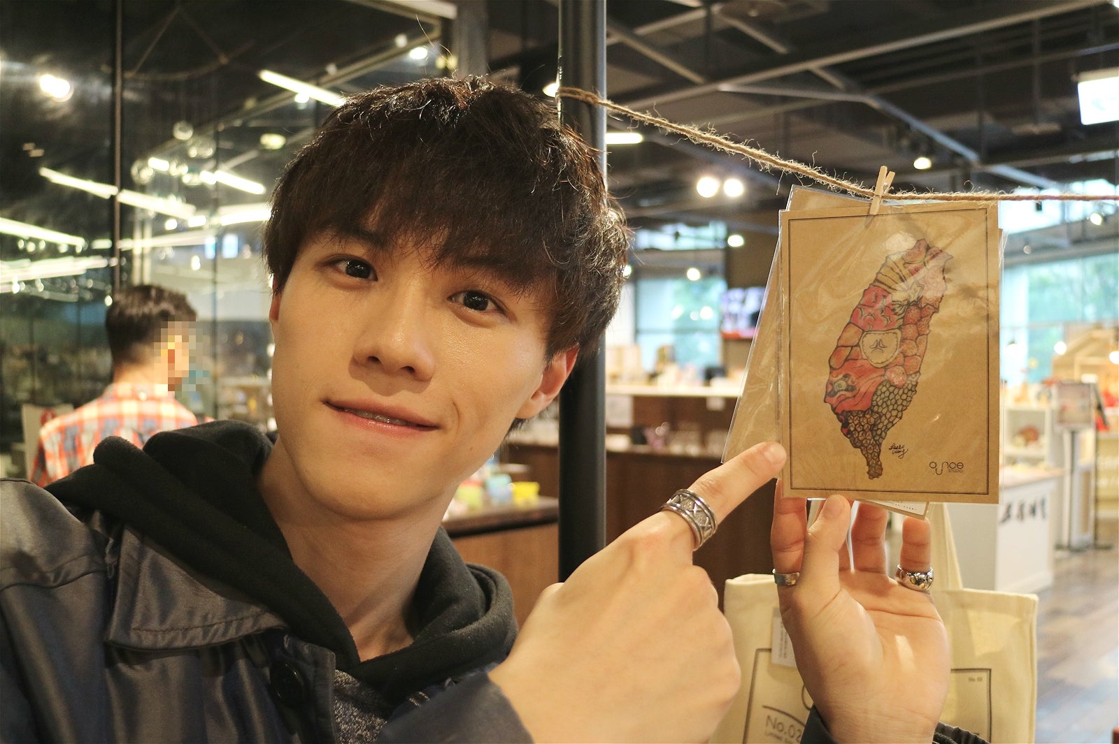 食品グループマップはがき50TWD／枚／JK／画像提供：所属事務所