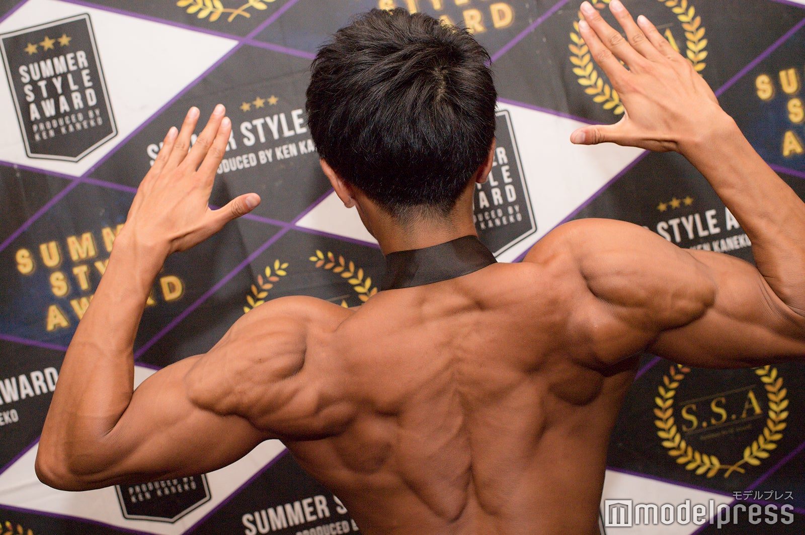 「スタイリッシュ・ガイ部門」総合優勝後に取材に応じた渡辺郁也さん（C）モデルプレス