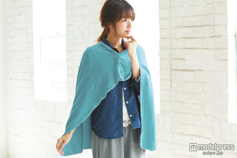 肩にも掛けられる／森絵梨佳（C）小学館