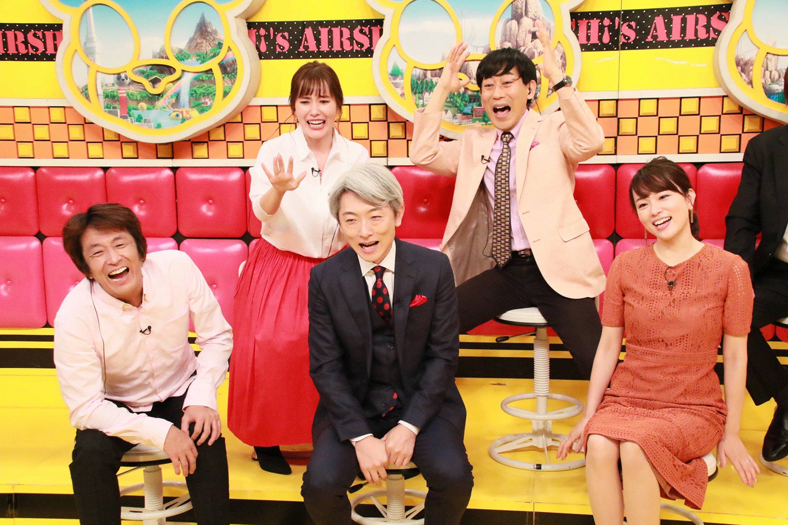 （上段左から時計回りに）林みなほアナウンサー、吉田たかよし、本田朋子アナウンサー、登坂淳一アナウンサー、堀内健（C）フジテレビ