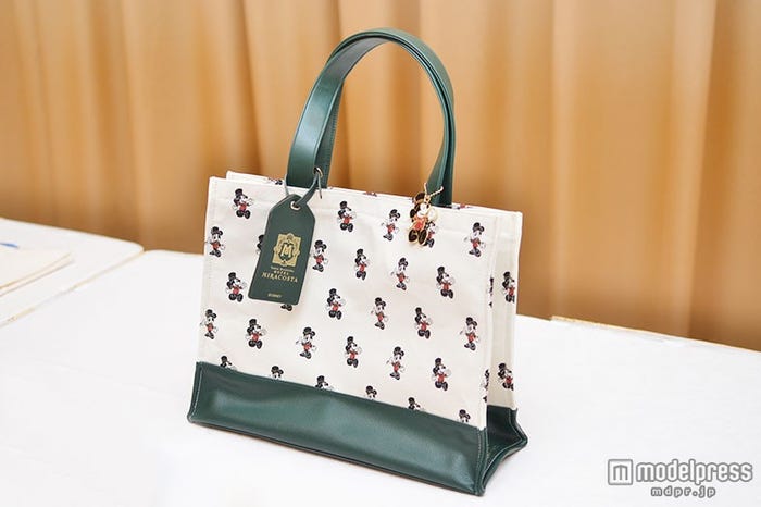 宿泊者限定トートバッグ&ラゲッジタグ(カラーはホテルミラコスタのもの・各ホテルによって色が異なる)¥6900※10月1日より~
