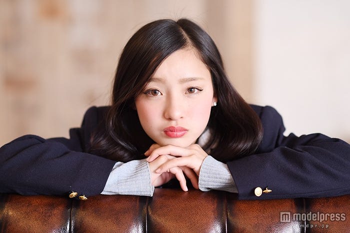 石原さとみ似の現役女子高生として出演した大和屋穂香 (C)モデルプレス