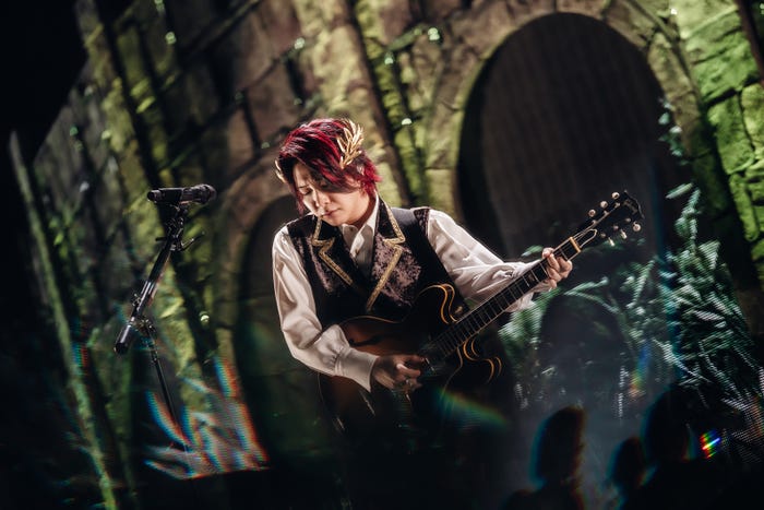 Mrs. GREEN APPLE(C)Jordan Munns