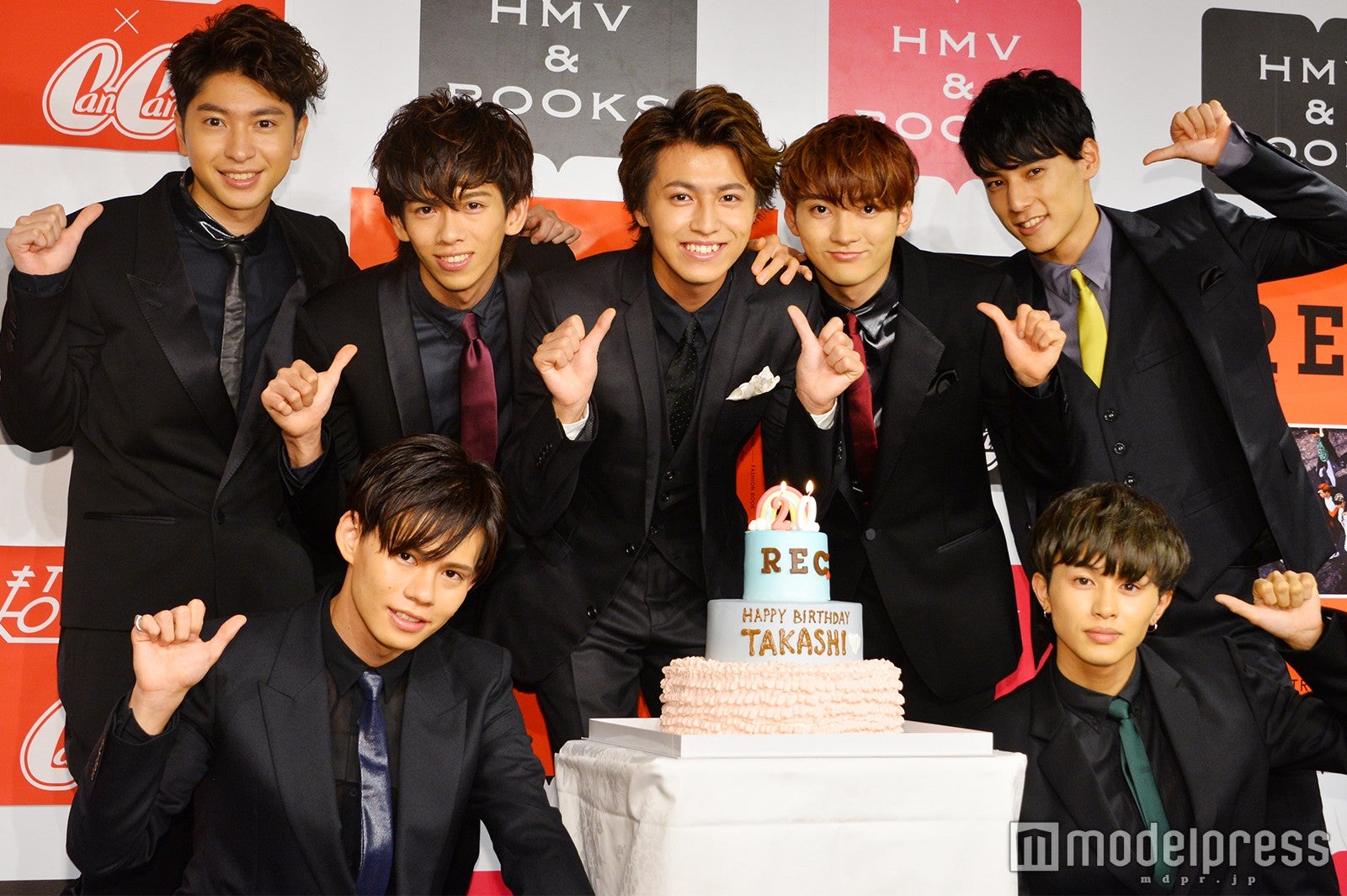 超特急タカシ、20歳バースデーをメンバーが祝福「僕は幸せ者」