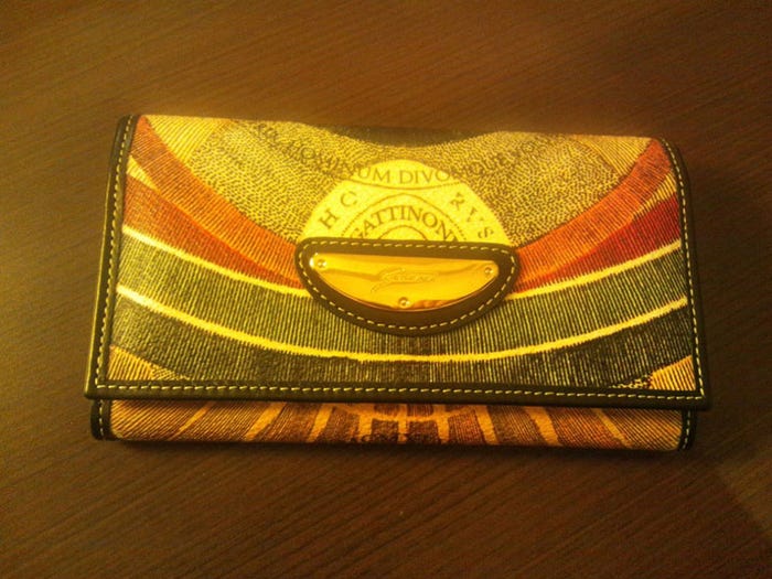 新しく購入した財布