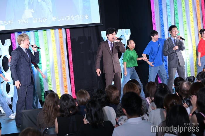 香取慎吾、稲垣吾郎、草なぎ剛(C)モデルプレス