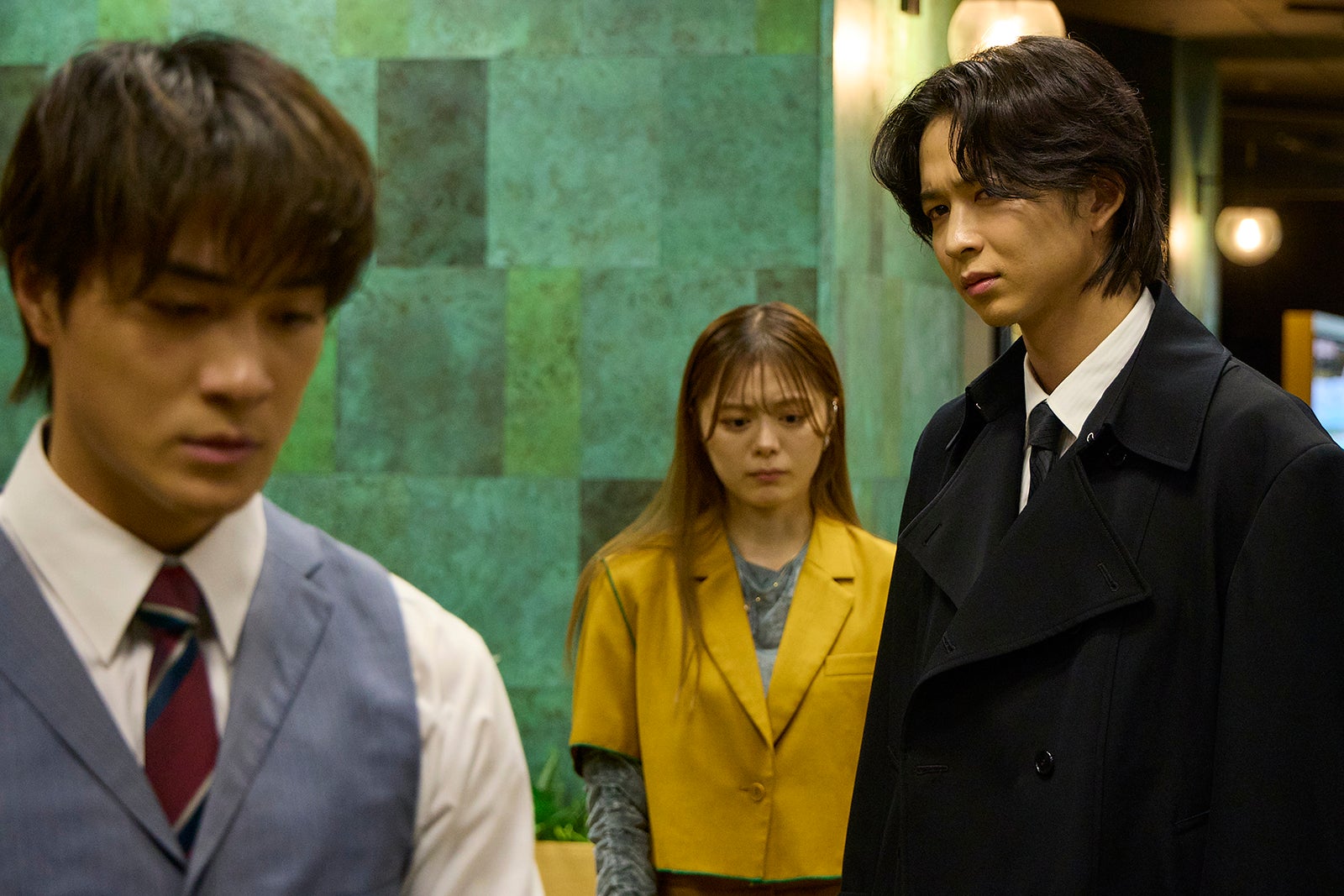 砂田将宏、紺野彩夏、鈴木仁「復讐カレシ～溺愛社長の顔にはウラがある～」第7話（C）「復讐カレシ～溺愛社長の顔にはウラがある～」製作委員会・MBS