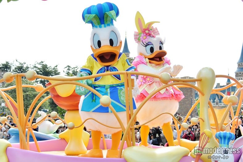 パレード「ヒッピティ・ホッピティ・スプリングタイム」／ドナルド、デイジー